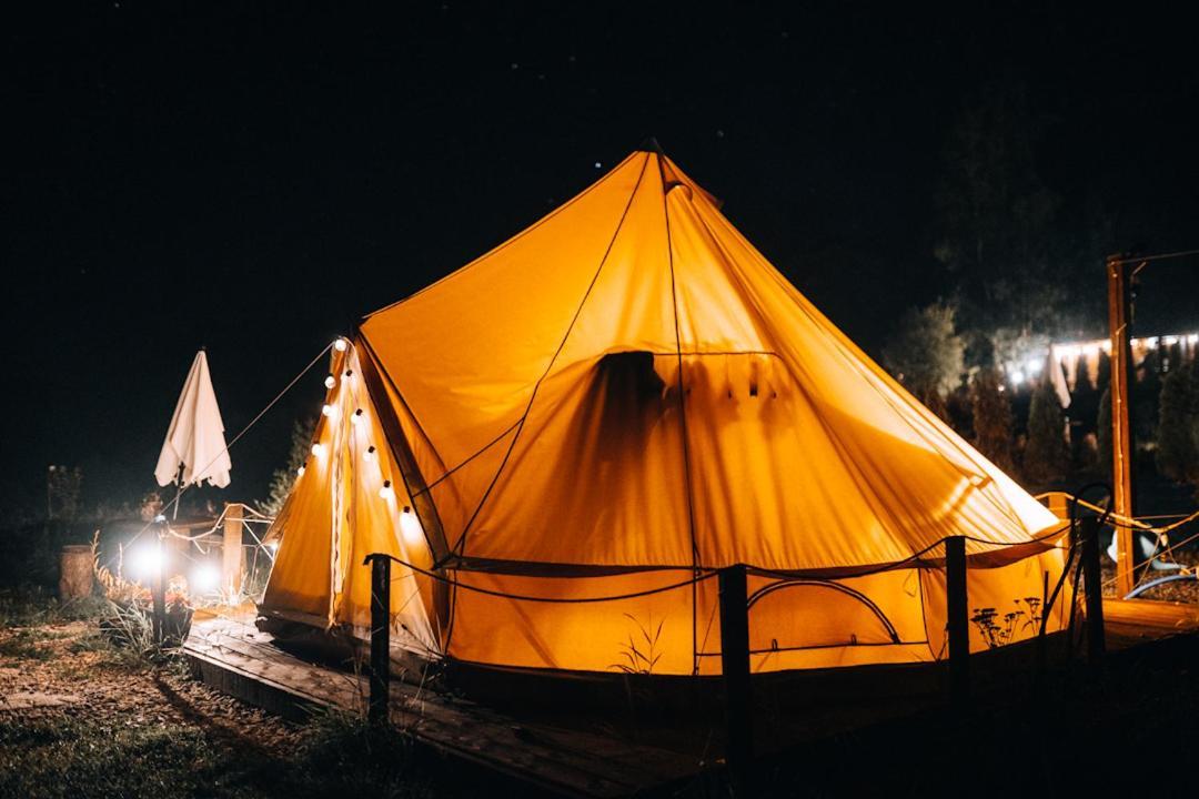 Glamping Bieszczady Z Jacuzzi I Basenem Hotel Solina  Bagian luar foto